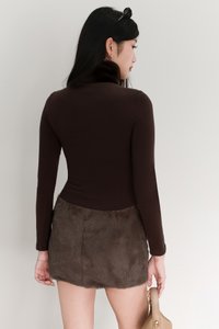 Hudsie High Neck Sleeved Top in Dark Brown