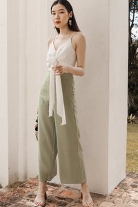 DEFECT638 | Elevate Highwaist Pants V2 in Sage in M DEFECT638 | Elevate Highwaist Pants V2 in Sage in M