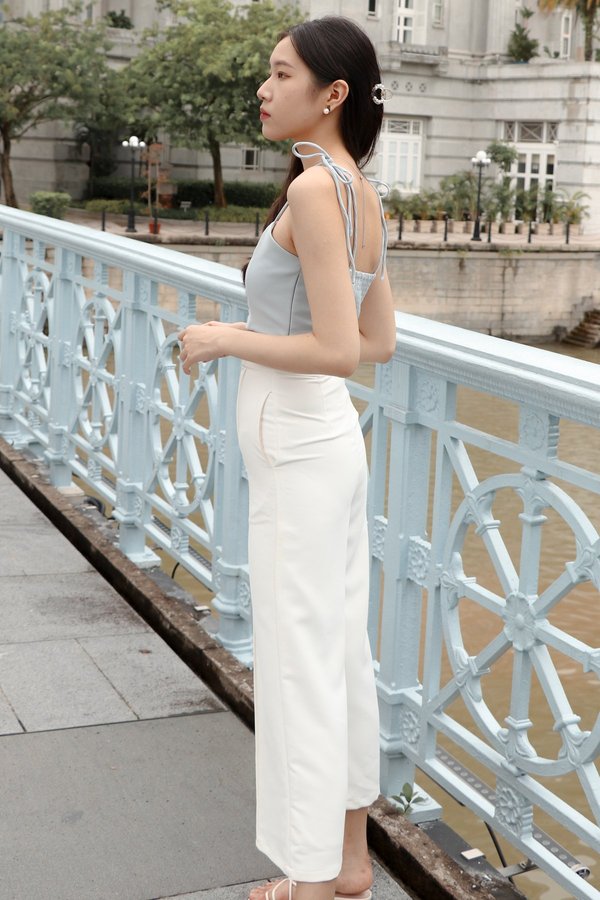DEFECT434 | Panelled Highwaist Pants in White in M