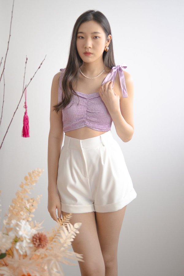 DEFECT526 | Flair Highwaisted Shorts in White in L