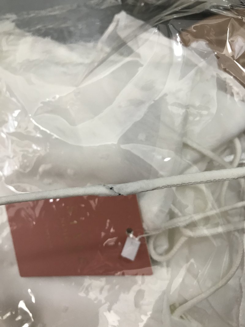 DEFECT134 | Sellia Swiss Dot Midi in White