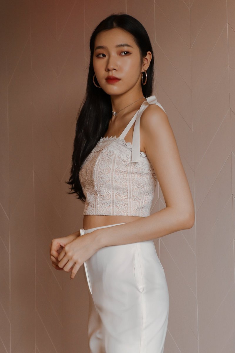 DEFECT568 | Carey Crochet Top in White in L