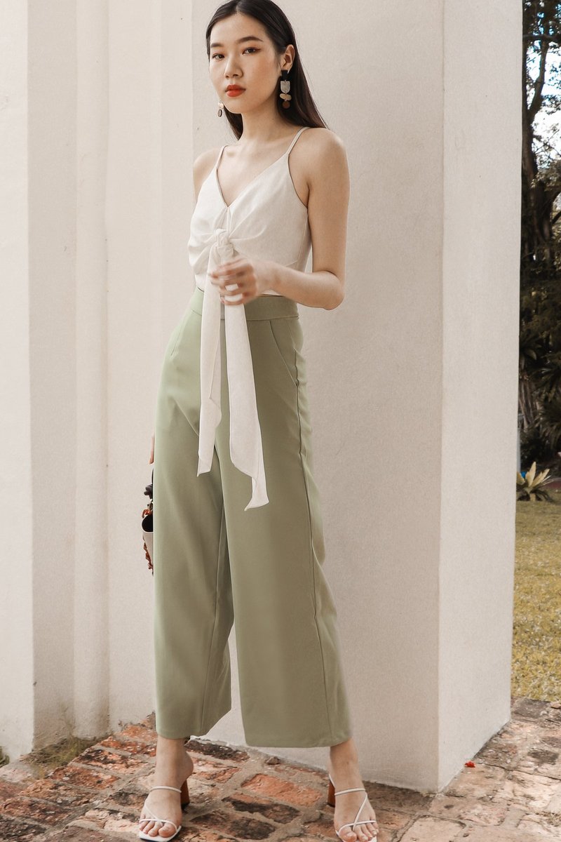 DEFECT638 | Elevate Highwaist Pants V2 in Sage in M