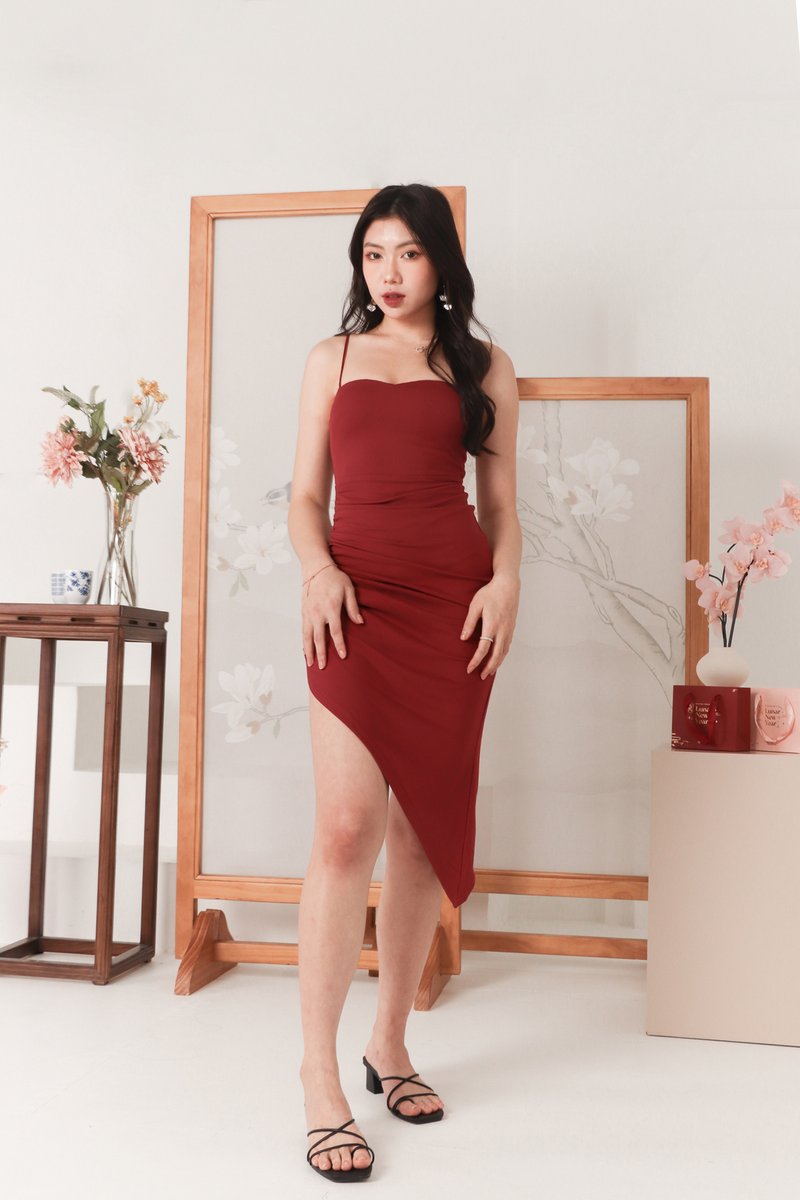 Swendy Sweetheart Ruched Midi in Muted Red
